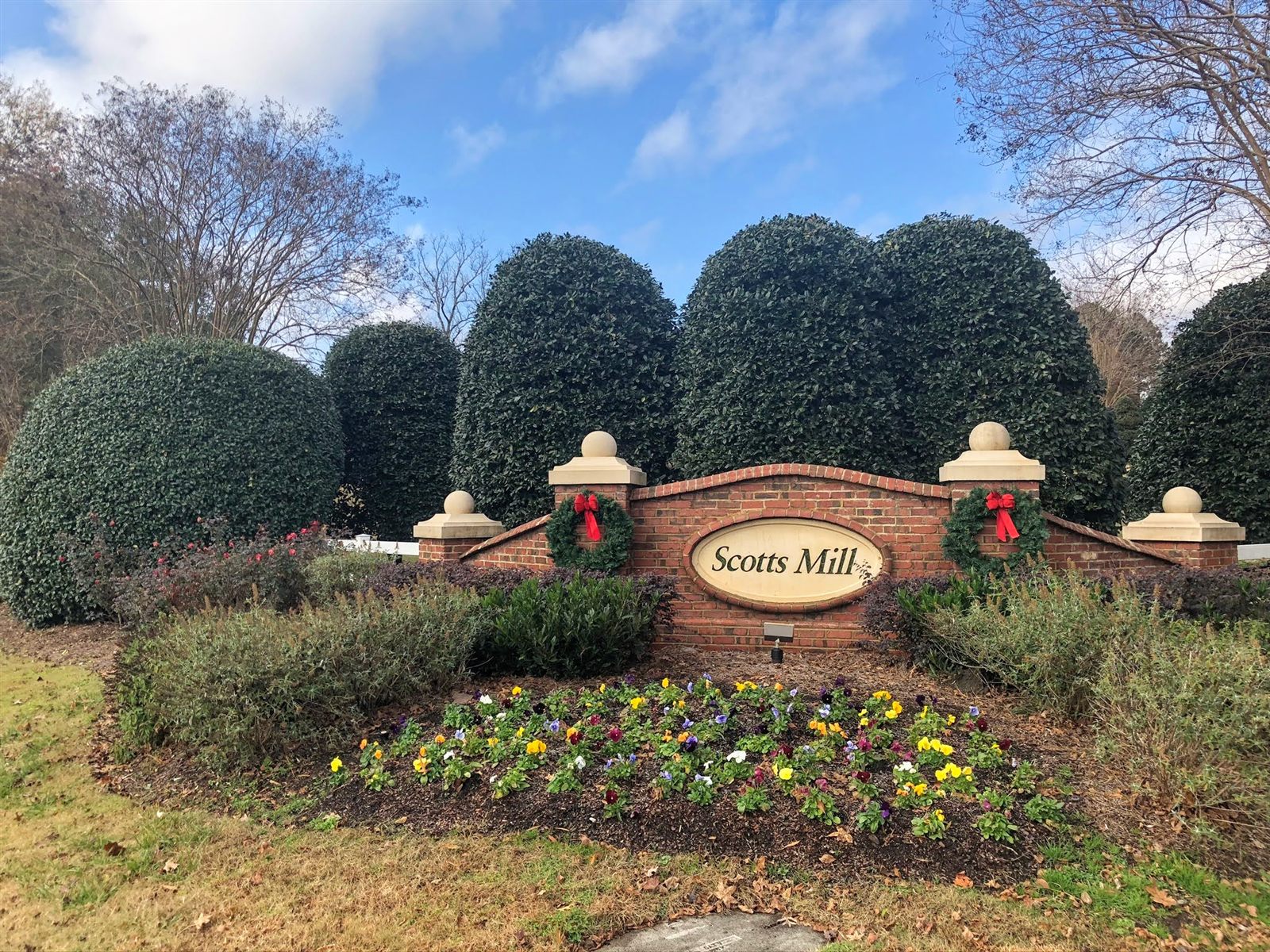 Scotts Mill neighborhood entrance sign in Apex, NC